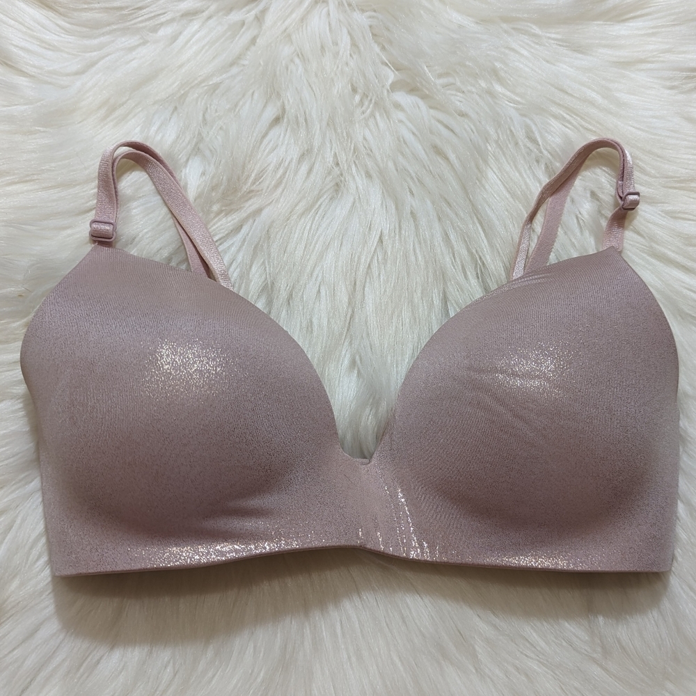 Victoria's Secret Shiny Pink No Wire Bra // Size 32C